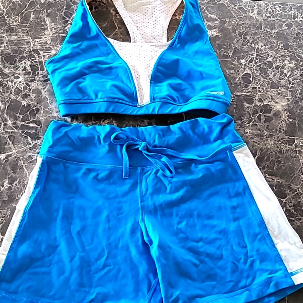 One Tooth fitness wear top and shorts size M